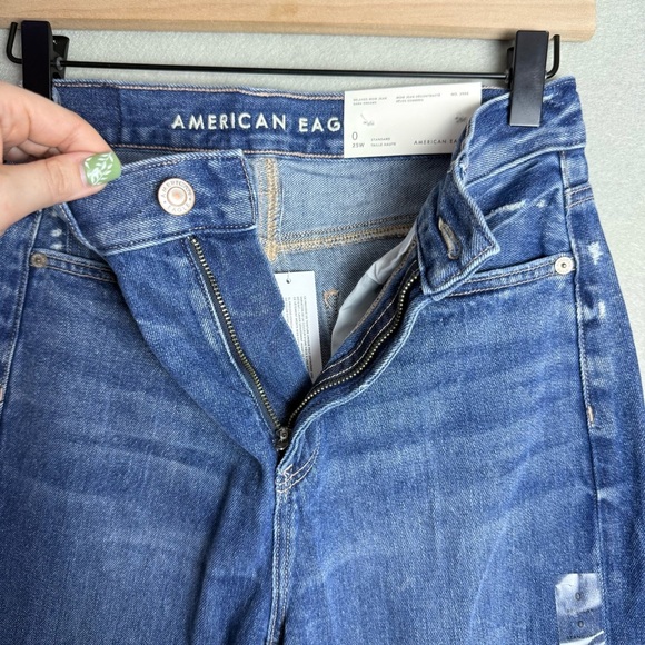 American Eagle Women’s Hight-Rise Relaxed Mom Jean Distressed Denim Size 0R NWT - Picture 9 of 16